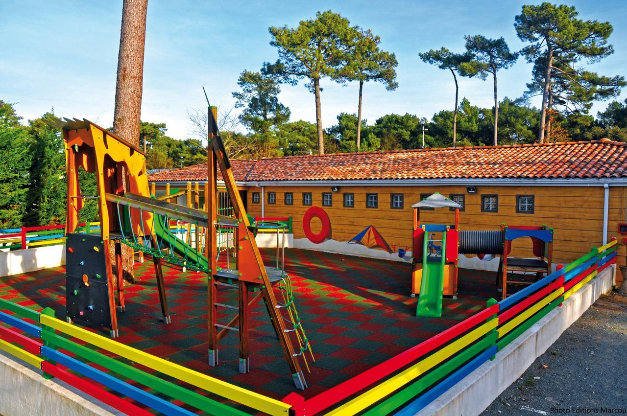 Camping Le Dauphin Hotel Saint-Georges-de-Didonne Exterior photo
